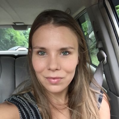 Келси Новаковски (Kelsey Nowakowski)